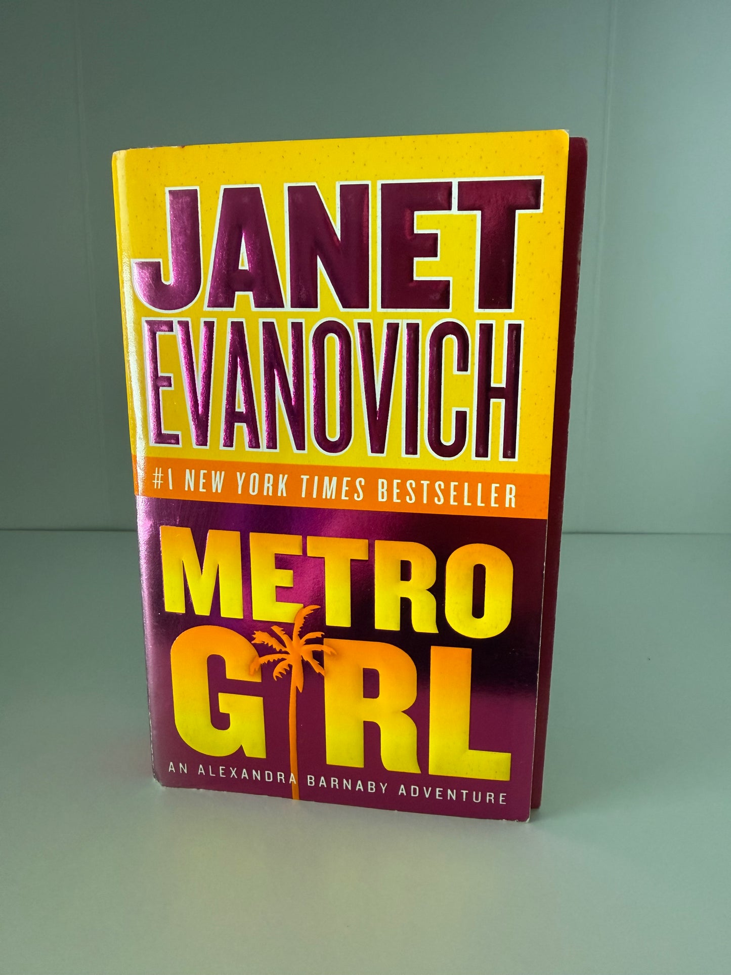 Metro Girl by Janet Evanovich